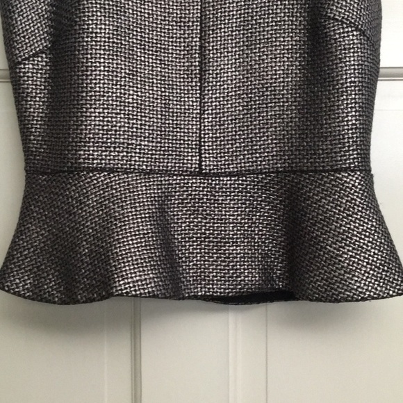 Banana Republic Size 2 Peplum tip - Picture 3 of 5